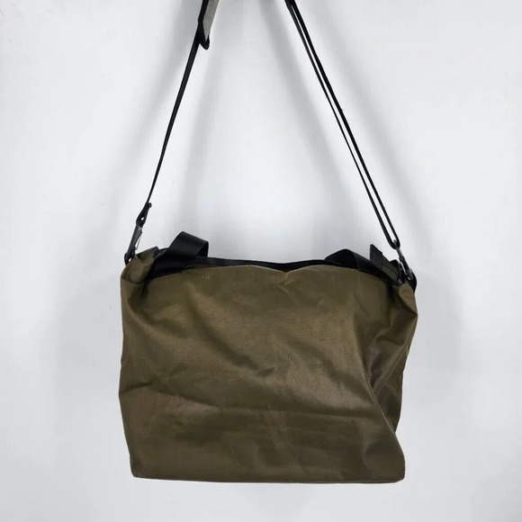 Nike Tech Bonded Tote Waxed Olive Sequoia Black BA5261-355 Messenger Bag - Picture 5 of 12